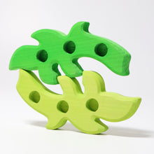 Lade das Bild in den Galerie-Viewer, Kerzenständer Zweig, dunkelgrün