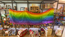 Lade das Bild in den Galerie-Viewer, Spieltuch Regenbogen 90 x 270 (Horizontale Streifen)