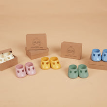 Lade das Bild in den Galerie-Viewer, Puppenschuhe - Dinkum Dolls Shoes