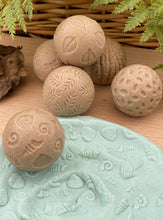 Lade das Bild in den Galerie-Viewer, Roll Around – Nature - Natur