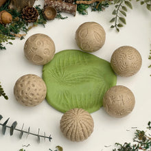 Lade das Bild in den Galerie-Viewer, Roll Around – Nature - Natur