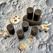 Lade das Bild in den Galerie-Viewer, Let’s Roll – Space / Weltall