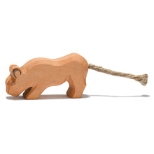 Lade das Bild in den Galerie-Viewer, Löwe klein Kopf tief