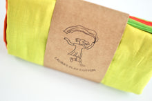 Lade das Bild in den Galerie-Viewer, Spieltuch Regenbogen 90 x 270 (Horizontale Streifen)