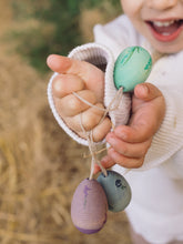 Lade das Bild in den Galerie-Viewer, Baumschmuck: Aurora Eggs (Ostereier)