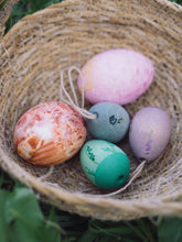 Lade das Bild in den Galerie-Viewer, Baumschmuck: Aurora Eggs (Ostereier)