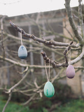 Lade das Bild in den Galerie-Viewer, Baumschmuck: Aurora Eggs (Ostereier)