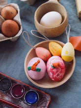 Lade das Bild in den Galerie-Viewer, Baumschmuck: Sunrise Eggs (Ostereier)