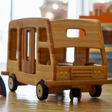 Lade das Bild in den Galerie-Viewer, Camper - Natur