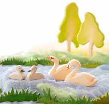 Lade das Bild in den Galerie-Viewer, Schwan, Kopf hoch