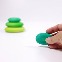 Lade das Bild in den Galerie-Viewer, Mooskiesel