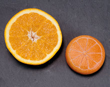 Lade das Bild in den Galerie-Viewer, Sensory Play Stones – Fruit – Früchte