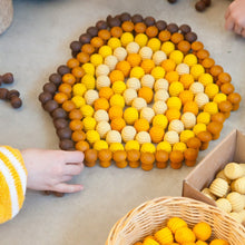 Lade das Bild in den Galerie-Viewer, Mandala Honigwaben