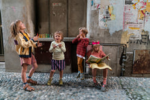 Lade das Bild in den Galerie-Viewer, Fancy Nins