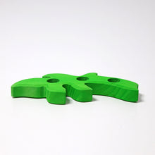 Lade das Bild in den Galerie-Viewer, Kerzenständer Zweig, dunkelgrün
