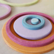 Lade das Bild in den Galerie-Viewer, Konzentrische Kreise und Ringe pastell
