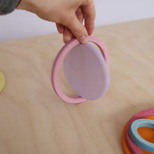 Lade das Bild in den Galerie-Viewer, Konzentrische Kreise und Ringe pastell

