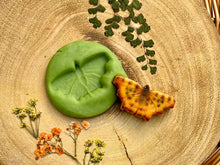 Lade das Bild in den Galerie-Viewer, Schmetterlinge - Butterflies – Sensory Play Stones
