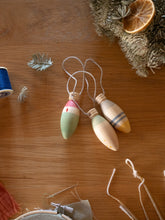 Lade das Bild in den Galerie-Viewer, Baumschmuck: Winter Sparkles
