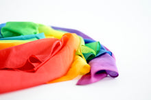 Lade das Bild in den Galerie-Viewer, Spieltuch Regenbogen 120 x 120 cm
