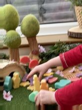 Laden und Abspielen von Videos im Galerie-Viewer, Scenery Stones – Fairy Tale Play / Landschaftssteine – Märchenspiel
