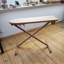 Lade das Bild in den Galerie-Viewer, Bügelbrett und Bügeleisen (B-Ware)
